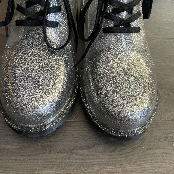 Forever21 glitter rain boot - Picture 3 of 6
